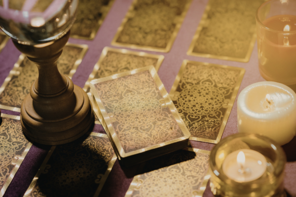 Voyance gratuite en ligne 24h/24 : ce qu&rsquo;on peut et ne peut pas demander à un médium