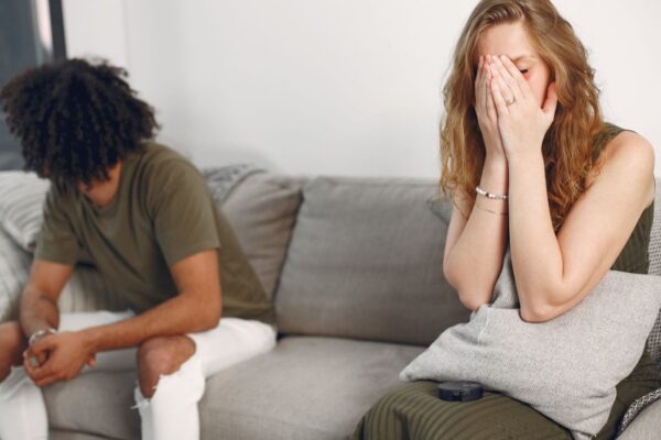 Burn-out et rejet du conjoint : comprendre la distance sans aggraver la relation