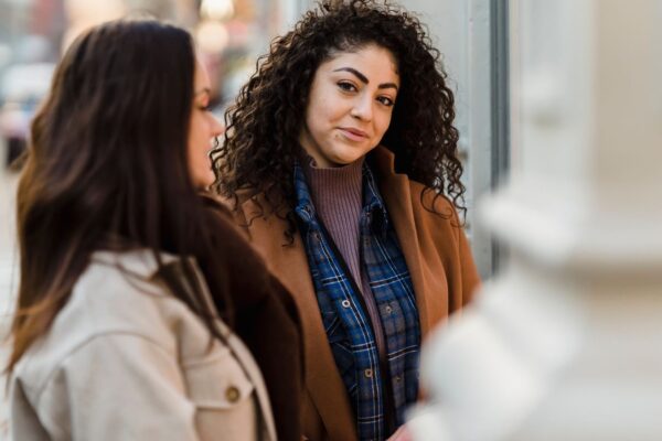 Comment se protéger des personnes jalouses sans vivre sur la défensive