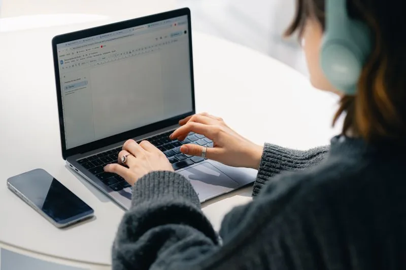Voyance par mail sérieuse : comment éviter les arnaques